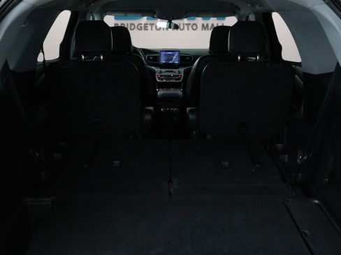 Used 2023 Ford Explorer XLT w/ Equipment Group 202A AWD/4WD image 28