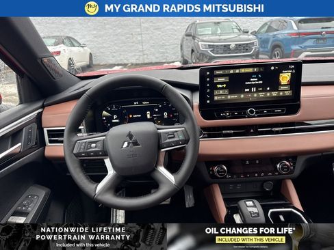 New 2026 Mitsubishi Outlander SEL image 12