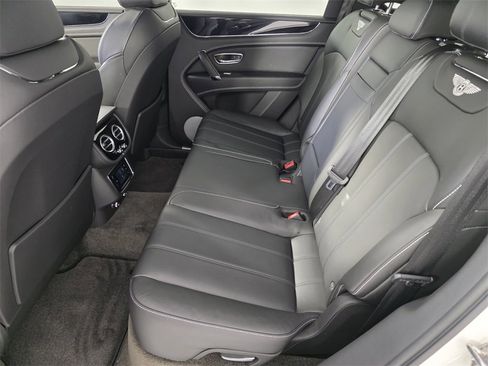 Used 2019 Bentley Bentayga image 15