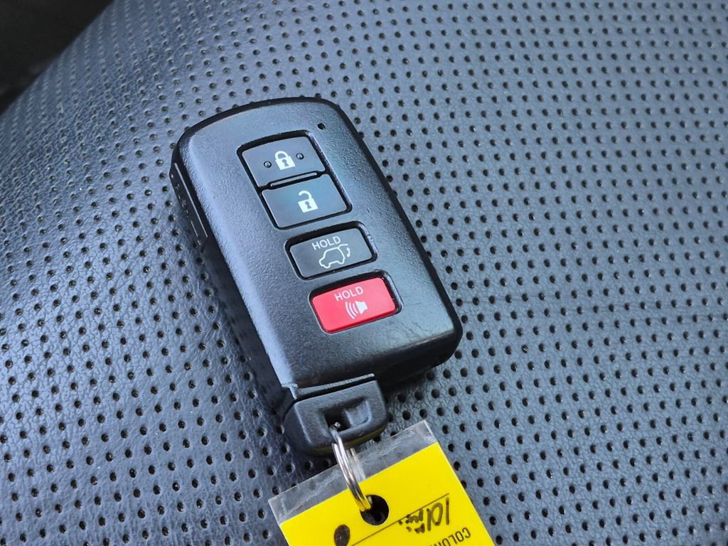 Used 2019 Toyota Highlander Limited FWD image 45