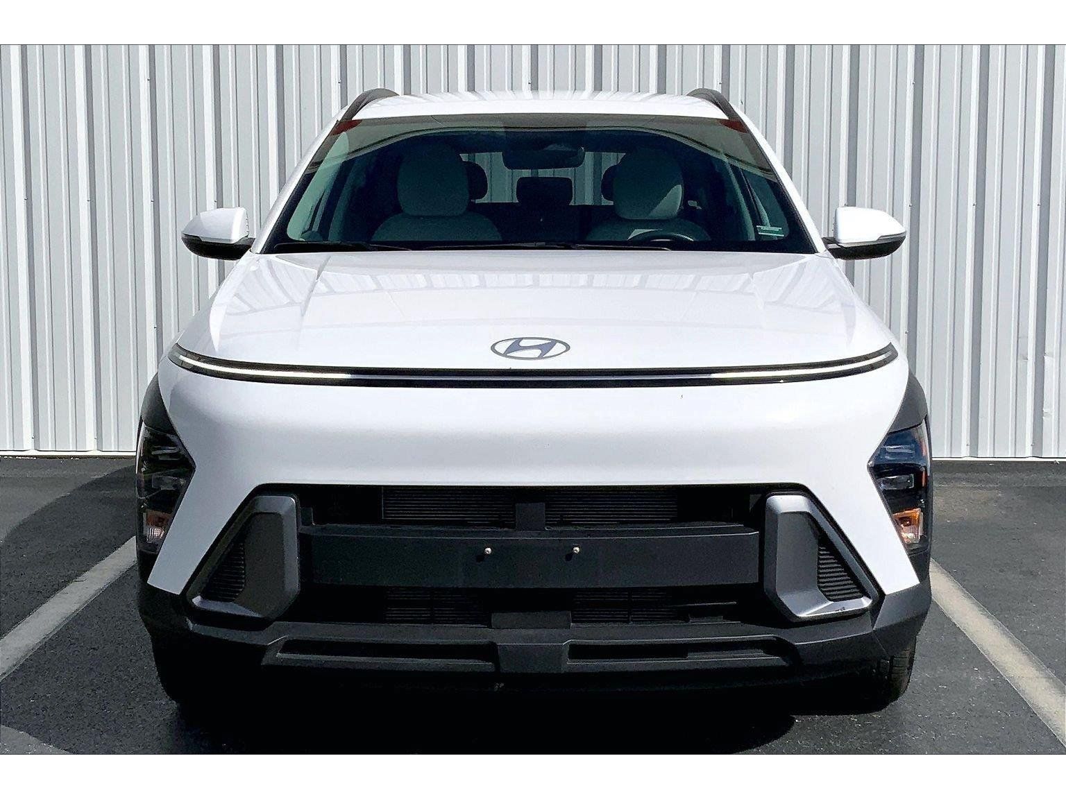 Used 2025 Hyundai Kona SEL AWD/4WD image 3
