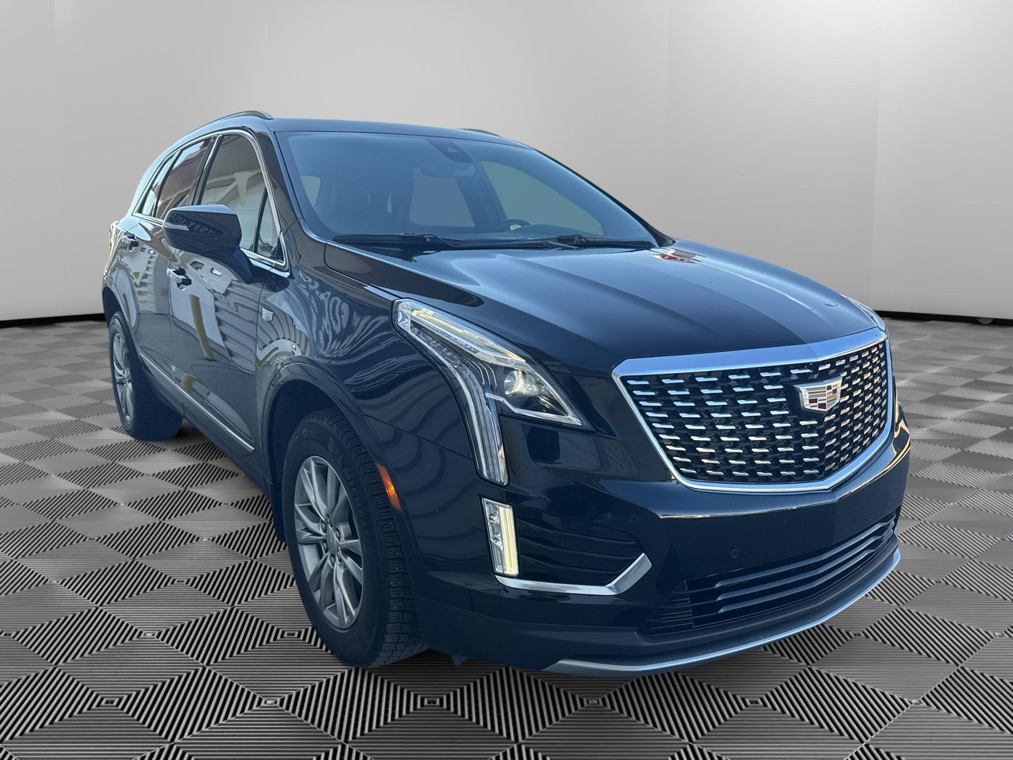 Used 2022 Cadillac XT5 Premium Luxury AWD/4WD image 3