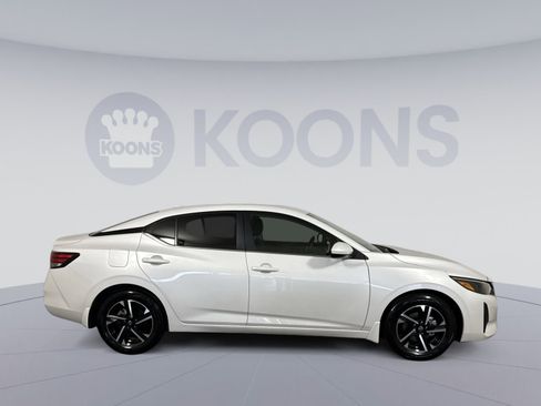 Used 2025 Nissan Sentra SV image 8