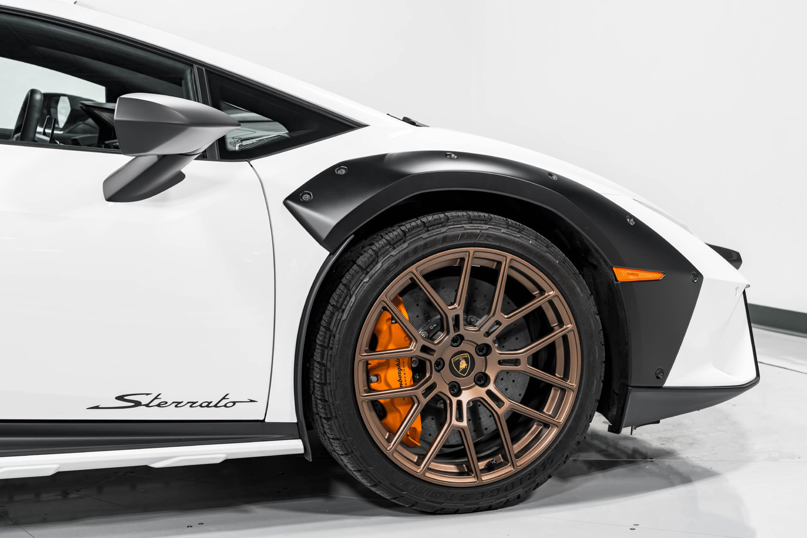 Used 2023 Lamborghini Huracan Sterrato AWD/4WD image 46