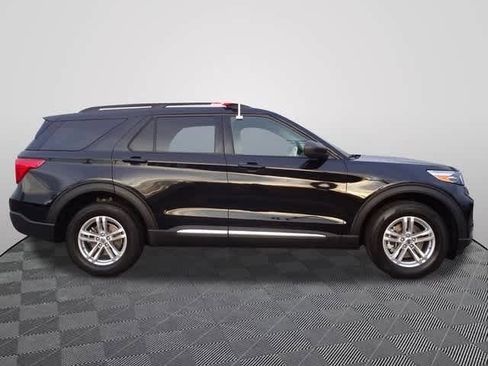 Used 2022 Ford Explorer XLT image 4