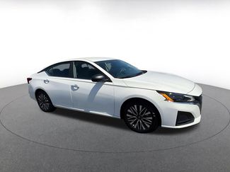 Used 2025 Nissan Altima 2.5 SV FWD video 2