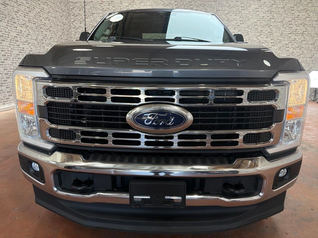 Used 2024 Ford F250 XLT w/ FX4 Off-Road Package AWD/4WD image 2