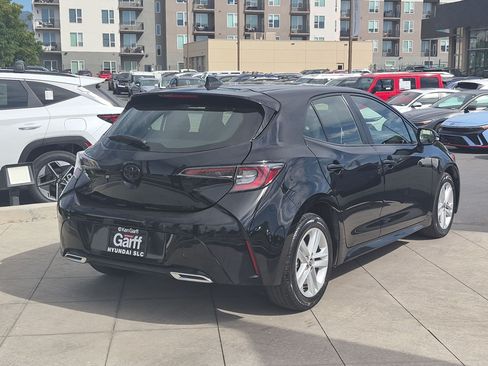 Used 2022 Toyota Corolla SE FWD image 3