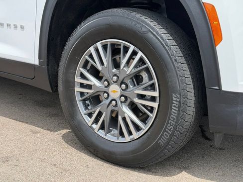 Used 2025 Chevrolet Traverse LT AWD/4WD image 27