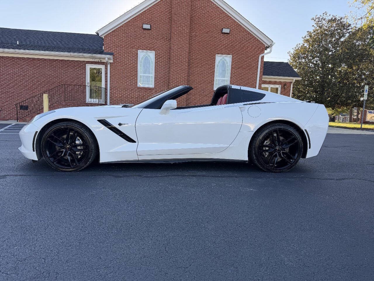 Used 2018 Chevrolet Corvette Stingray Coupe w/ 1LT RWD image 8