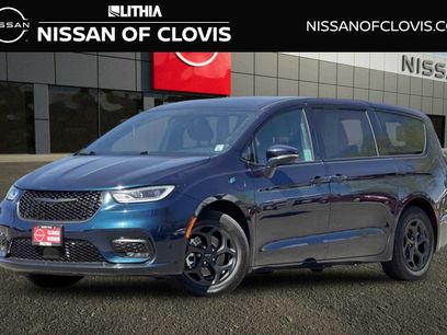 Used 2022 Chrysler Pacifica Touring-L w/ S Appearance Package