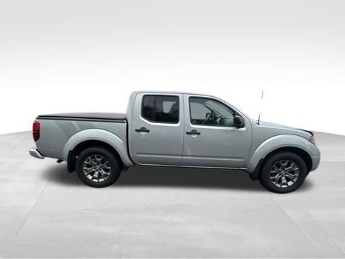 Used 2021 Nissan Frontier SV RWD image 7