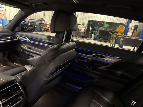 Used 2019 BMW 740i w/ M Sport Package image 16