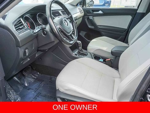 Used 2019 Volkswagen Tiguan SE w/ Panoramic Sunroof Package FWD image 17