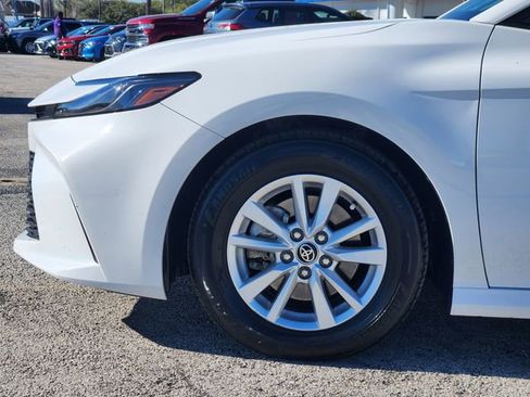 Used 2025 Toyota Camry LE image 8