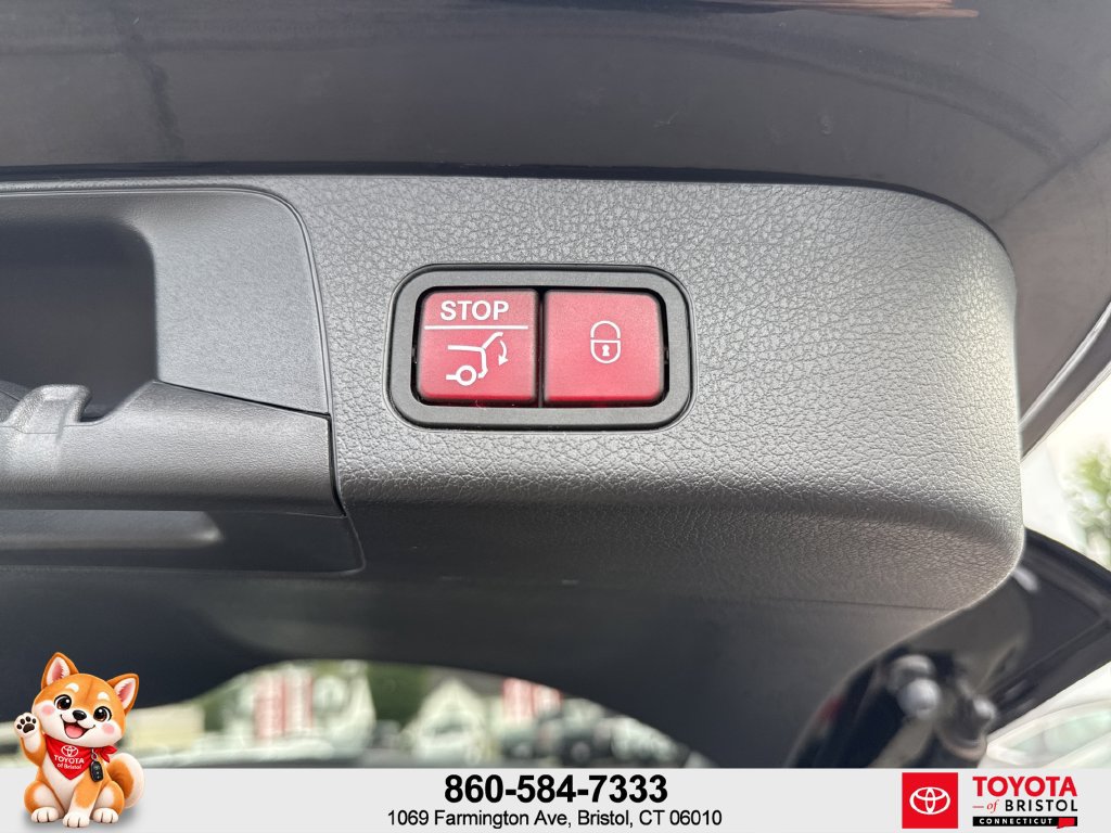 Used 2022 Mercedes-Benz GLB 250 image 32