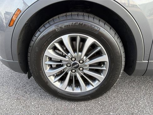 Used 2022 Lincoln Nautilus Reserve FWD image 10