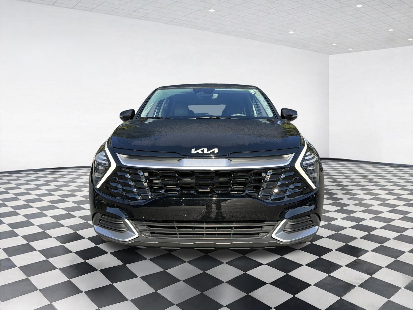 Used 2024 Kia Sportage EX FWD image 2
