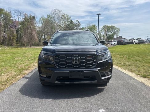 Used 2024 Honda Passport TrailSport image 2
