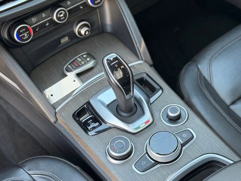Used 2021 Alfa Romeo Stelvio Ti image 18