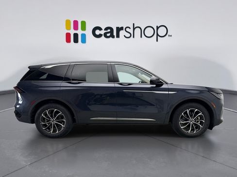 Used 2024 Lincoln Nautilus Premier AWD/4WD image 4