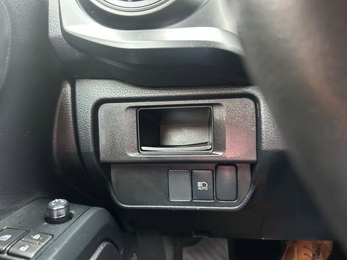 Used 2019 Toyota Tacoma SR RWD image 15