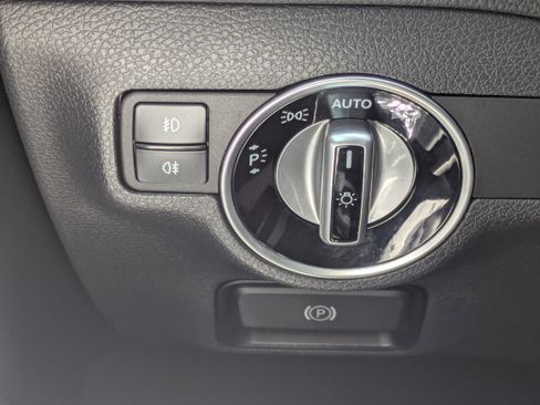 Used 2018 Mercedes-Benz GLA 250 image 29
