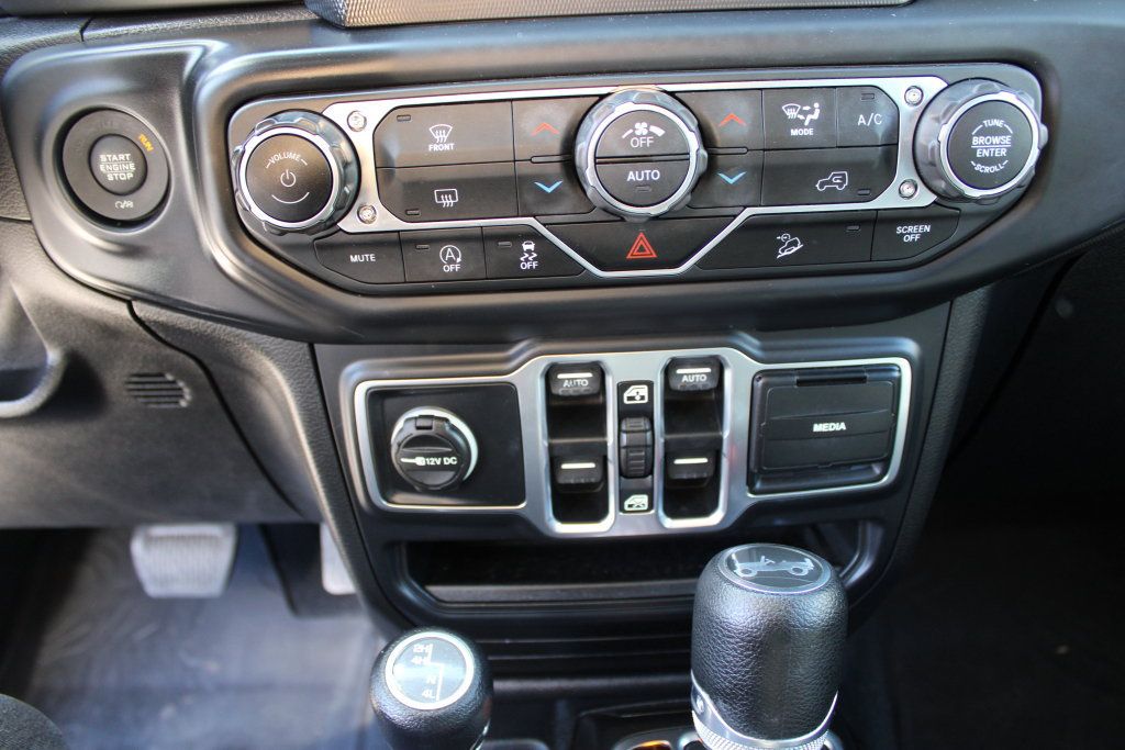 Used 2018 Jeep Wrangler Unlimited Sport S AWD/4WD image 17