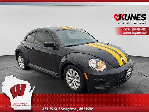 Used 2018 Volkswagen Beetle 2.0T S FWD image 1