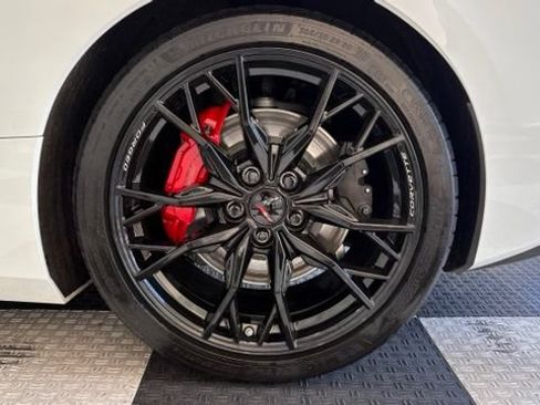 Used 2024 Chevrolet Corvette Stingray Premium Cpe w/ Z51 Performance Package RWD image 12