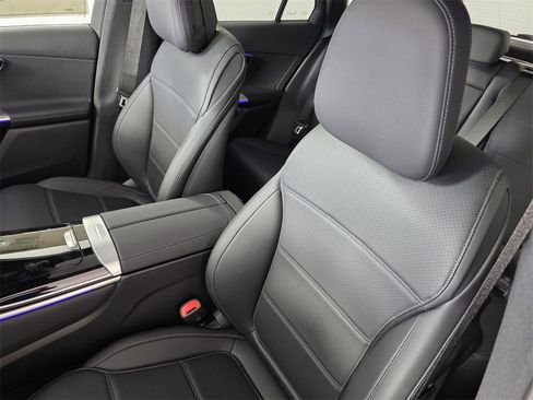 New 2026 Mercedes-Benz GLC 300 image 8