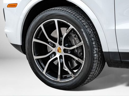Used 2021 Porsche Cayenne AWD/4WD image 51