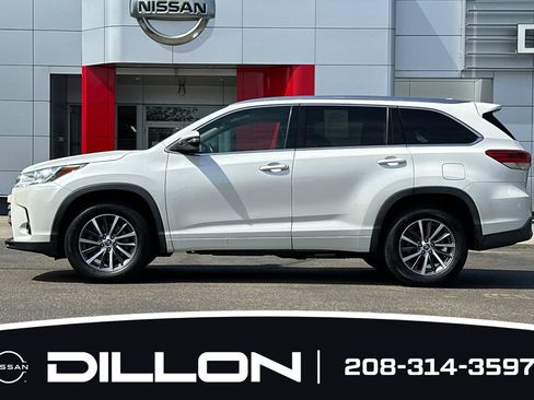 Used 2018 Toyota Highlander XLE w/ Carpet Mat Package (TMS) FWD image 7