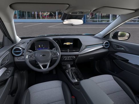 New 2026 Chevrolet Trax LT w/ Driver Confidence Package FWD image 15