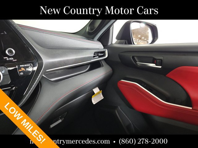 Used 2025 Toyota Highlander XSE AWD/4WD image 23