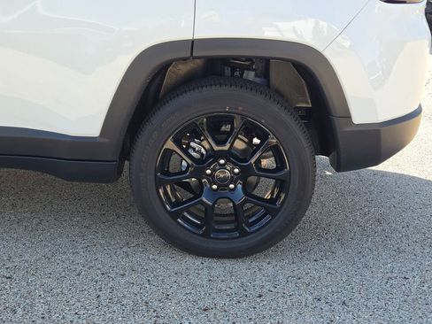 New 2026 Jeep Compass Latitude image 15