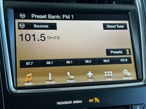 Used 2017 Lincoln MKX Reserve FWD image 17