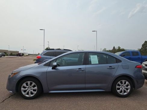 Used 2022 Toyota Corolla LE FWD image 14