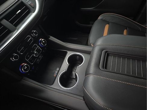 Used 2023 GMC Yukon AT4 AWD/4WD image 21