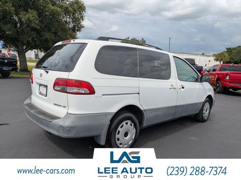 Used 2002 Toyota Sienna CE FWD image 3
