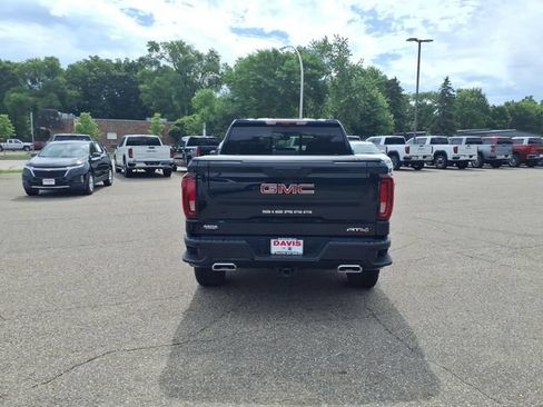 Used 2025 GMC Sierra 1500 AT4 w/ AT4 Premium Package AWD/4WD image 4