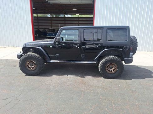 Used 2014 Jeep Wrangler Unlimited Rubicon w/ Connectivity Group AWD/4WD image 5
