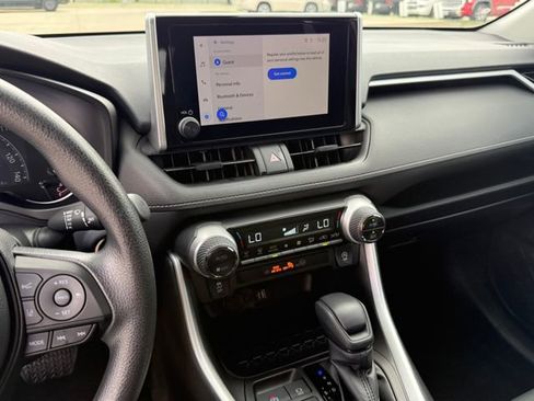Used 2023 Toyota RAV4 XLE AWD/4WD image 19
