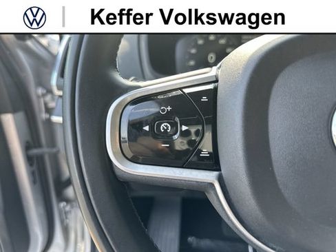 Used 2019 Volvo XC90 T6 Momentum w/ Advanced Package AWD/4WD image 17