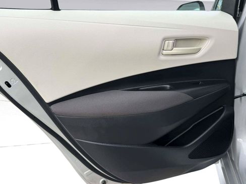 Used 2025 Toyota Corolla LE FWD image 35