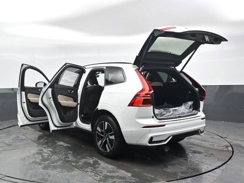 New 2026 Volvo XC60 B5 Plus w/ Protection Package Premier AWD/4WD image 46
