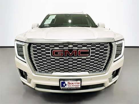 Used 2024 GMC Yukon Denali image 2
