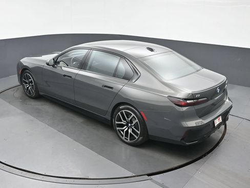 Used 2023 BMW i7 xDrive60 AWD/4WD image 35