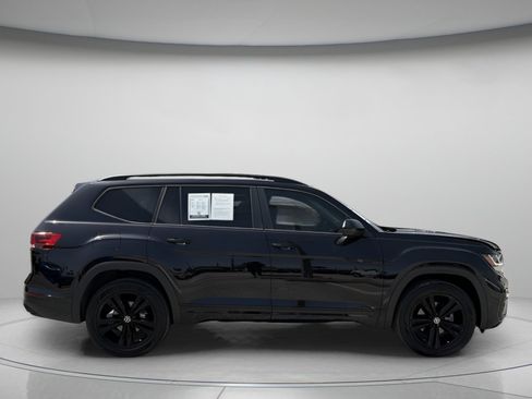 Used 2023 Volkswagen Atlas SEL R-Line AWD/4WD image 2