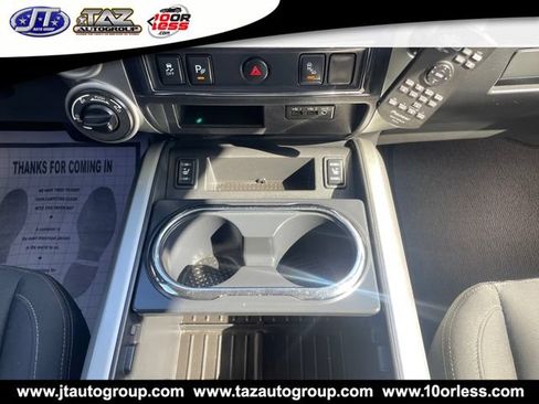 Used 2019 Nissan Titan SV w/ SV Convenience Package AWD/4WD image 18